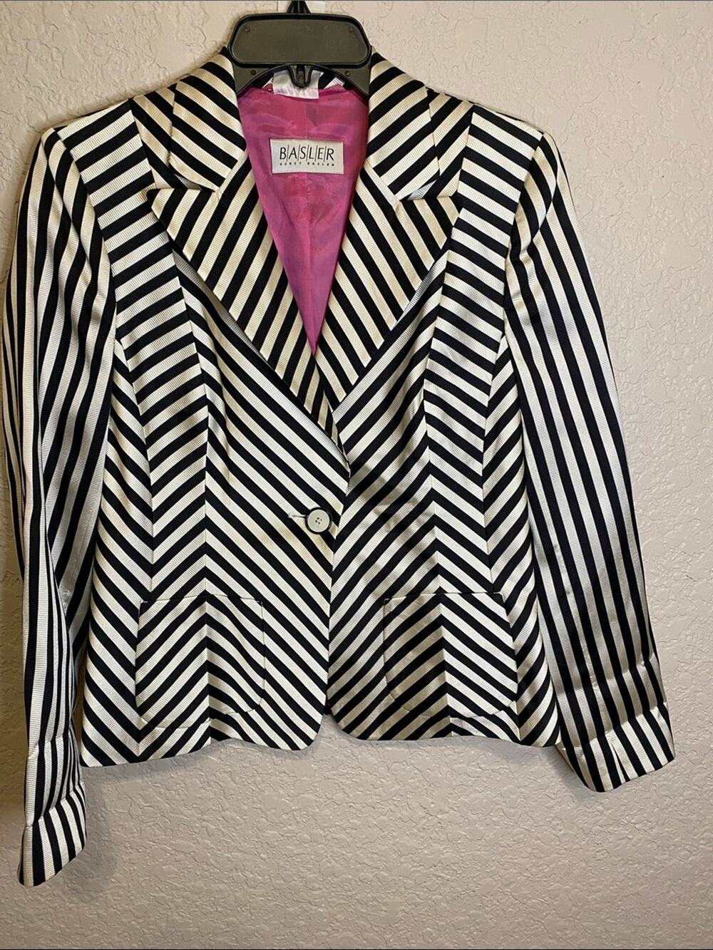 Basler Black/White Striped Silk Blazer Pink Lining French size 34 (2) or XS